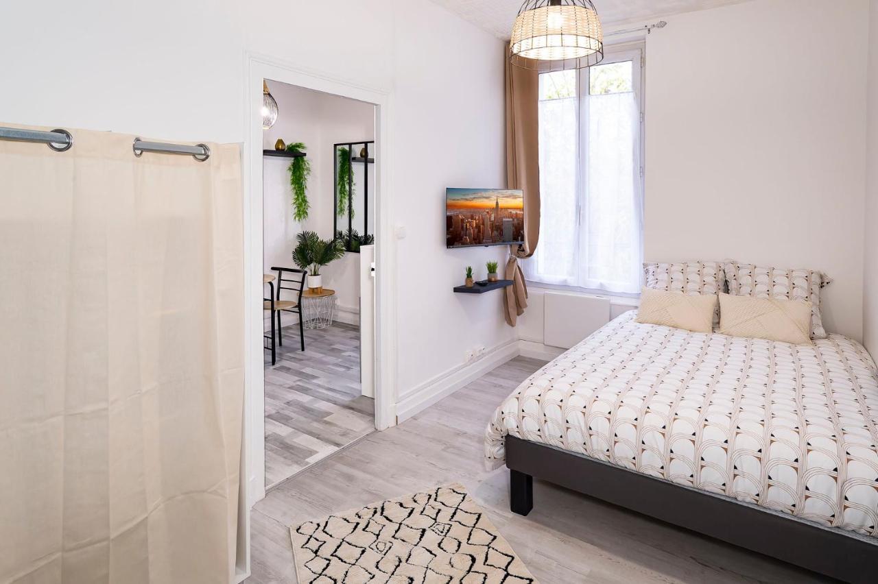 Ld-Location Hotel Монлюсон Экстерьер фото