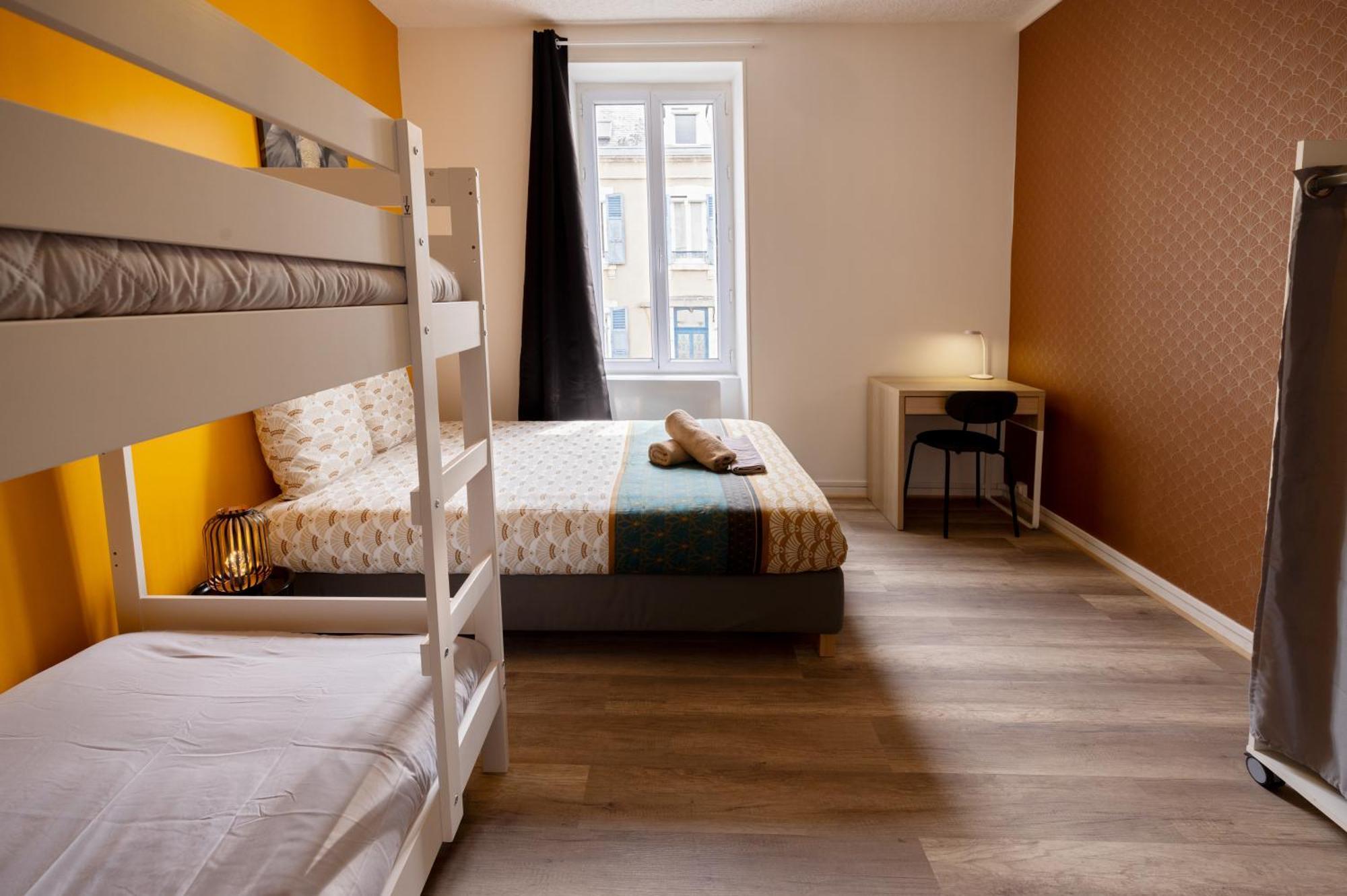Ld-Location Hotel Монлюсон Экстерьер фото