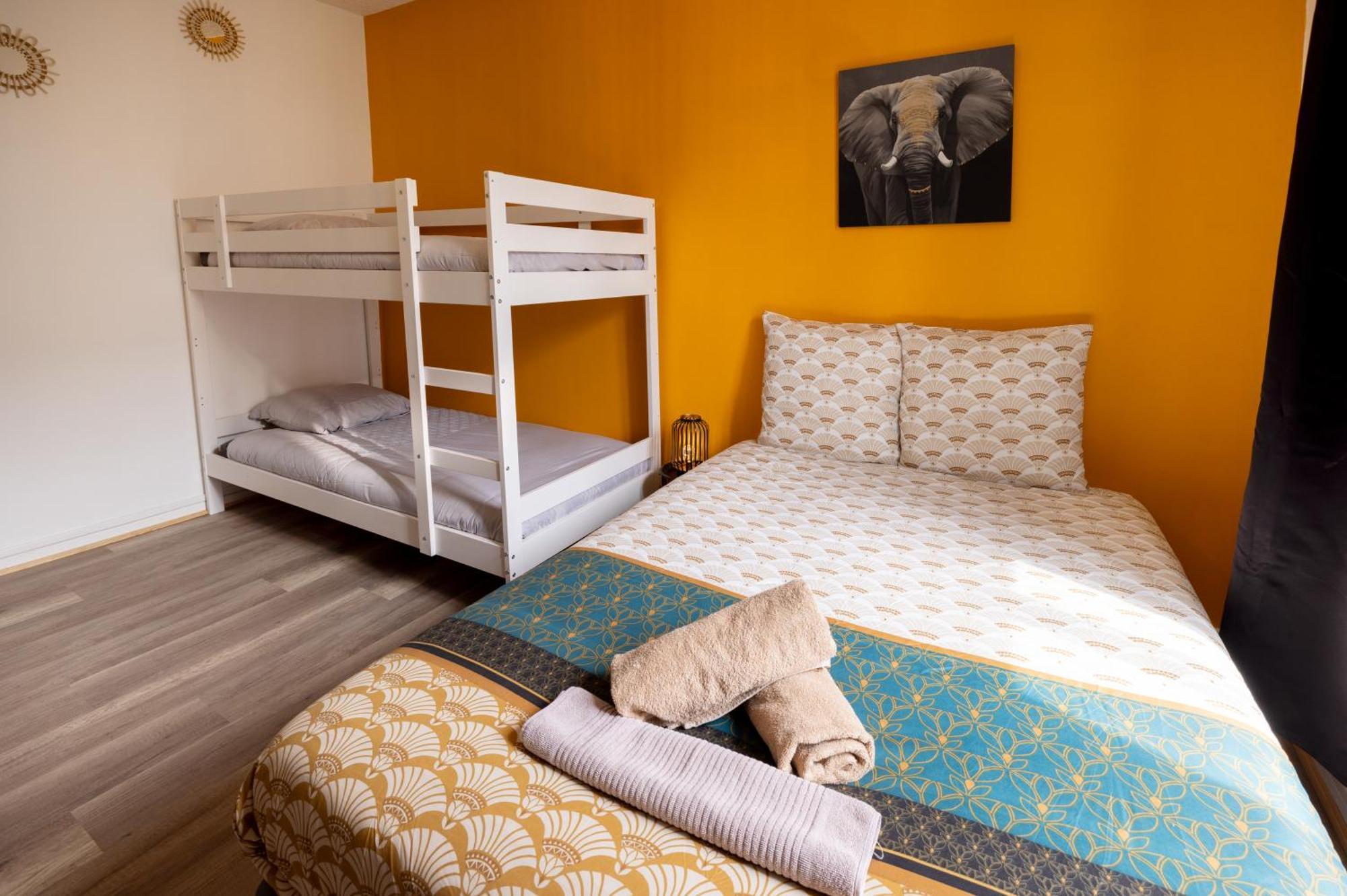 Ld-Location Hotel Монлюсон Экстерьер фото